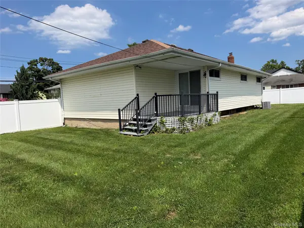 266 Central park Roads, Plainview, NY 11803