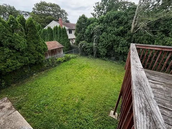 305 10th AVE, East Northport, NY 11731