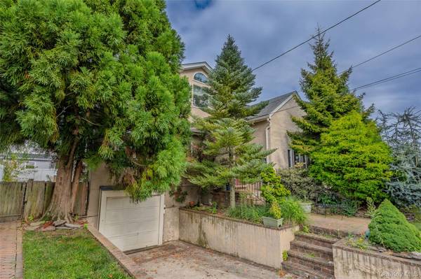 319 Frankel BLVD, Merrick, NY 11566