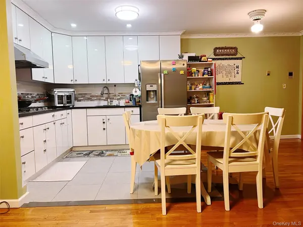 122-11 26th AVE, Flushing, NY 11354