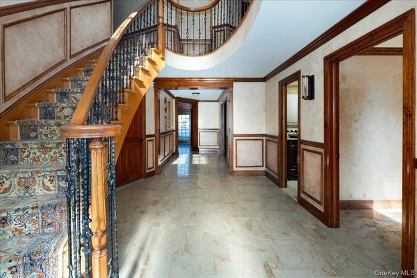 2829 Judith DR, Bellmore, NY 11710