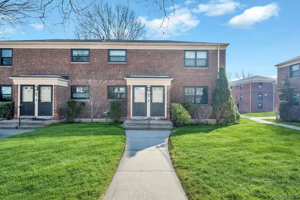 220-44 73rd Avenue #26A1, Oakland Gardens, NY 11364