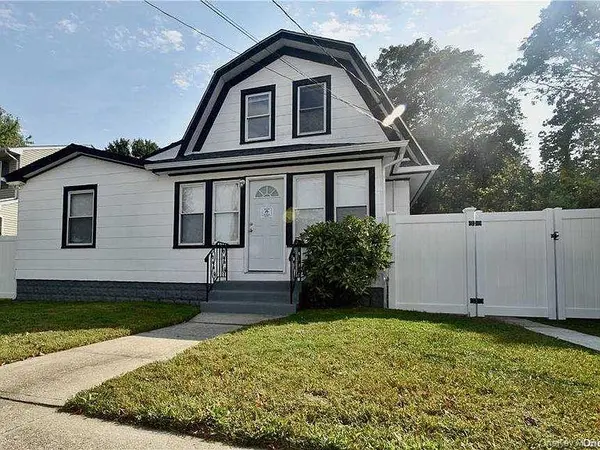 980 Thomas PL #1, Baldwin, NY 11510