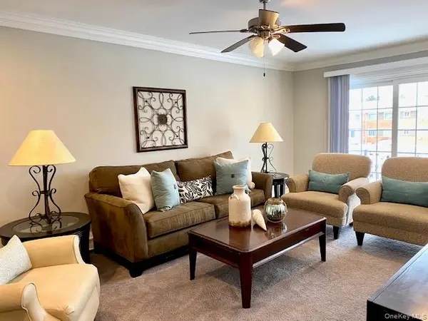 6 Williams BLVD #6-1L, Lake Grove, NY 11755