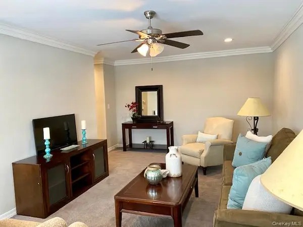 6 Williams BLVD #6-1L, Lake Grove, NY 11755