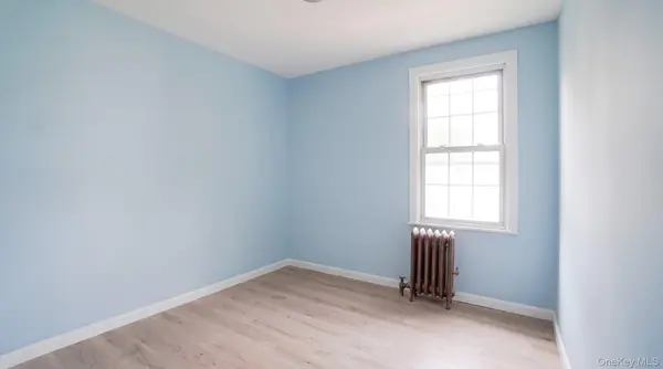 9221 Winchester BLVD, Queens Village, NY 11428