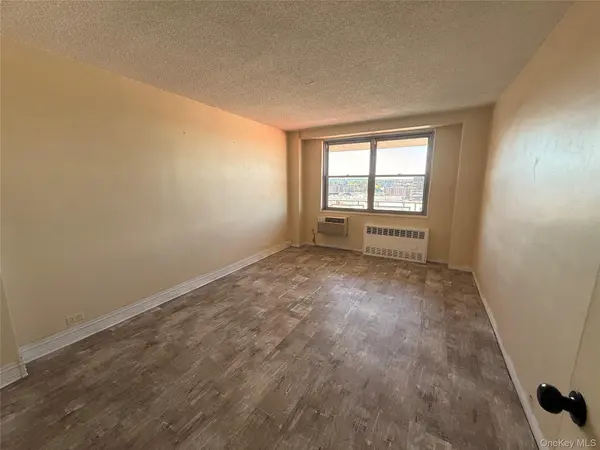 61-15 97th ST ##15E, Rego Park, NY 11374