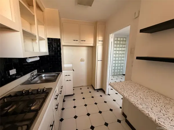 61-15 97th ST ##15E, Rego Park, NY 11374