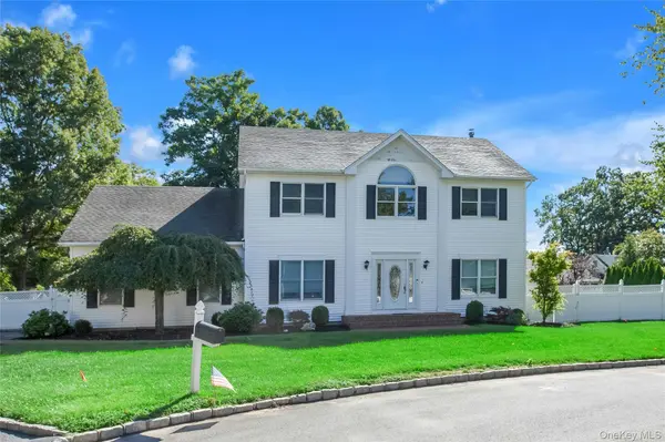 11 Raphael BLVD, Nesconset, NY 11767