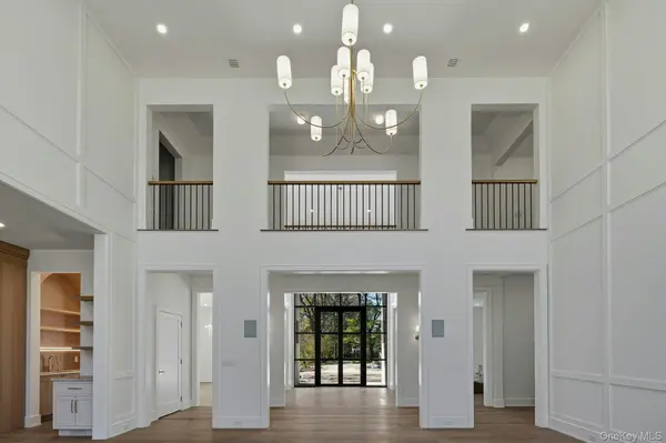 25 W Creek Farms RD, Sands Point, NY 11050
