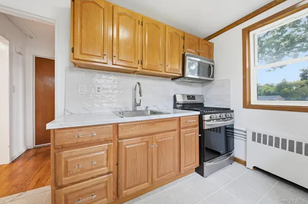 131-45 234th ST #upper, Rosedale, NY 11422