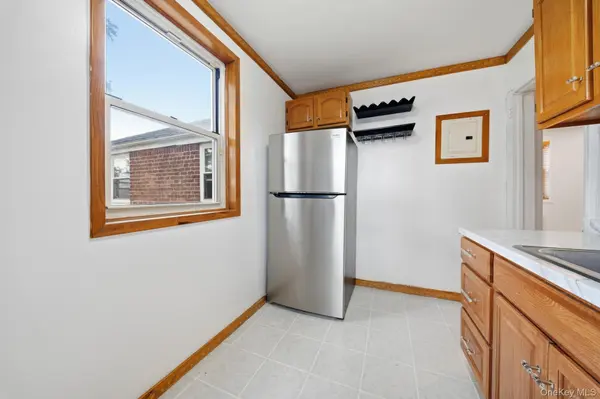 131-45 234th ST #upper, Rosedale, NY 11422