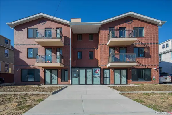 214-11 35th AVE #C3, Bayside, NY 11361