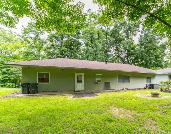 132 Red Top RD, Wallkill, NY 12589