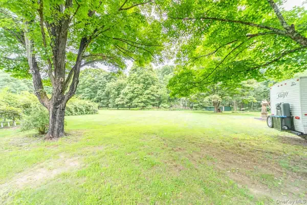 132 Red Top RD, Wallkill, NY 12589