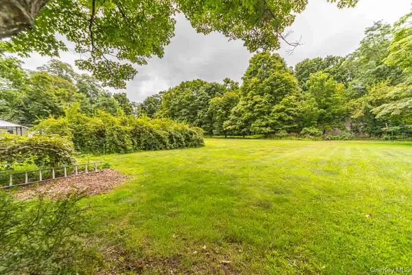 132 Red Top RD, Wallkill, NY 12589