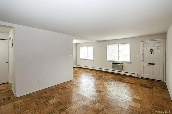178 Jervis AVE #178, Farmingdale, NY 11735