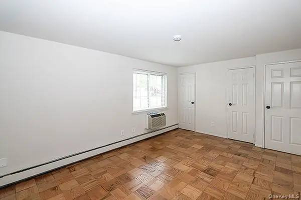 178 Jervis AVE #178, Farmingdale, NY 11735