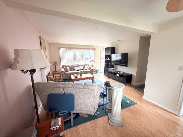963 Hastings ST, Baldwin, NY 11510