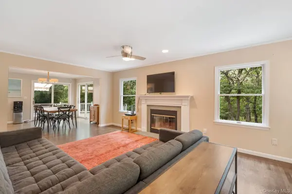 55 Red Fox LN, Wainscott, NY 11937