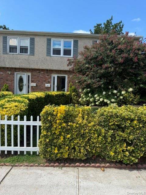 11 Chestnut ST, Glen Cove, NY 11542