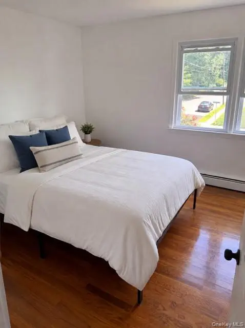 11 Chestnut ST, Glen Cove, NY 11542