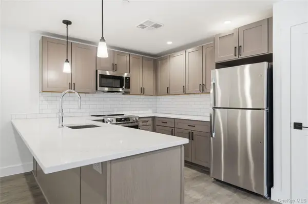 180 Deer Park AVE #301, Babylon, NY 11702