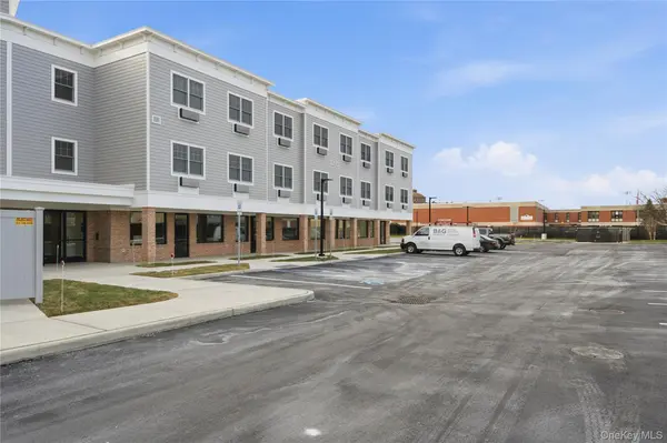 180 Deer Park AVE #301, Babylon, NY 11702