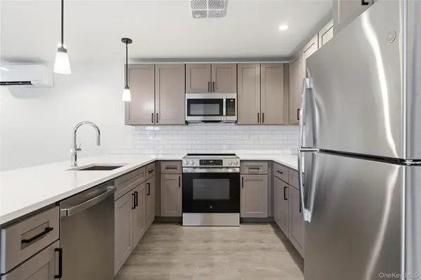 180 Deer Park AVE #301, Babylon, NY 11702