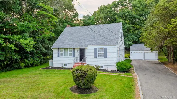 99 Warner RD, Huntington, NY 11743