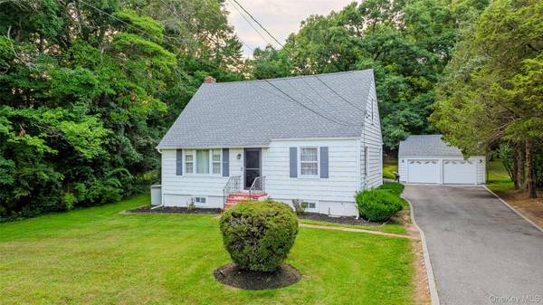 99 Warner RD, Huntington, NY 11743