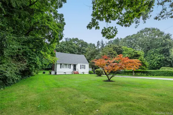 99 Warner RD, Huntington, NY 11743