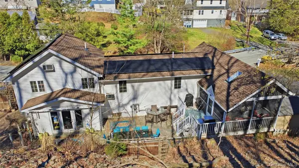 24 Mountain RD, Cornwall On Hudson, NY 12520