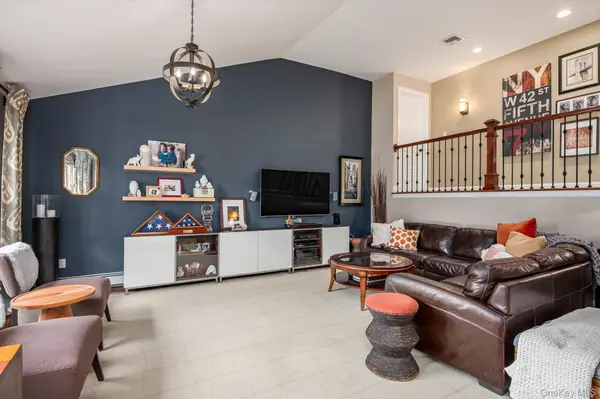1415 Gaston ST, Wantagh, NY 11793