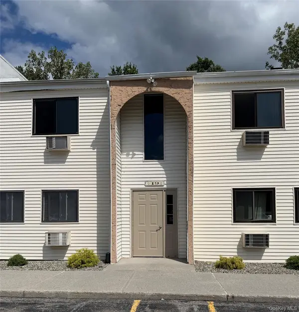 19 Scarborough LN #C, Wappingers Falls, NY 12590
