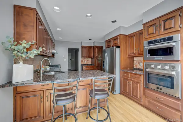 67 Malvern LN, Scarsdale, NY 10583
