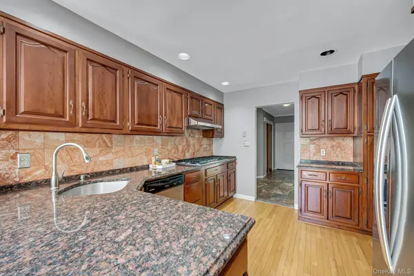 67 Malvern LN, Scarsdale, NY 10583