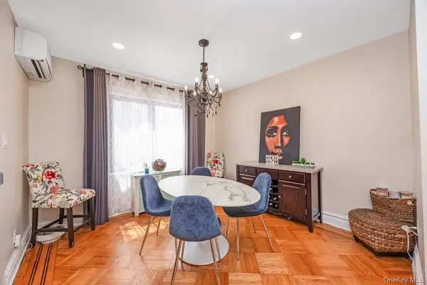 200-06 115th AVE, Saint Albans, NY 11412