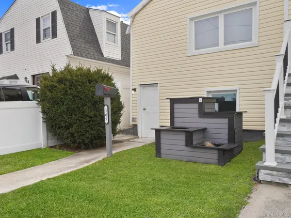 169 Santa BARBARA, Lindenhurst, NY 11757