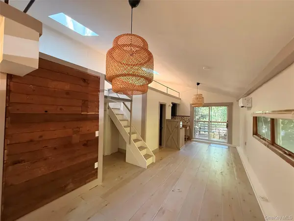 Address not disclosed, Port Jefferson, NY 11777