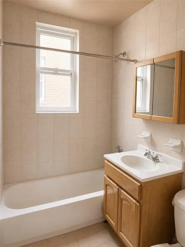 1939 Ellis AVE, Bronx, NY 10472