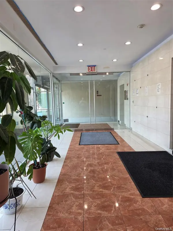 88-20 Parsons #6D, Jamaica, NY 11432