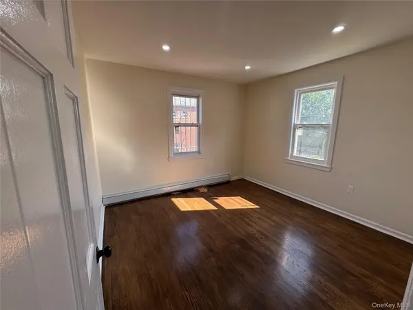 1054 Lydig AVE, Bronx, NY 10461