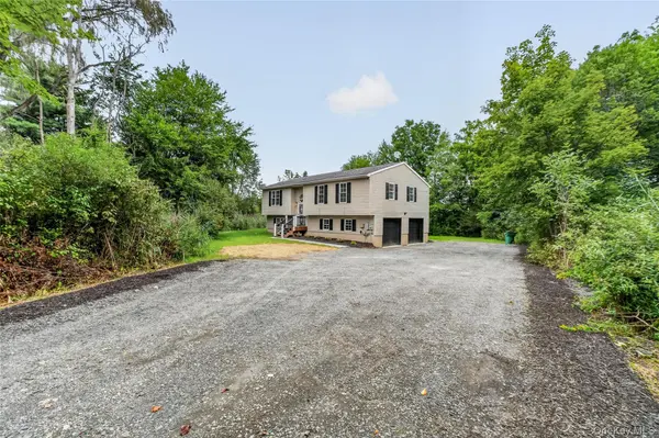694 State Route 32, Wallkill, NY 12589