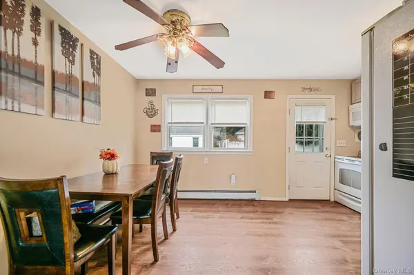 776 S 5th ST, Lindenhurst, NY 11757
