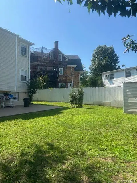 1455 Granada PL, Far Rockaway, NY 11691