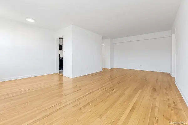 67-10 108th Street 108th ST #6A, Forest Hills, NY 11375