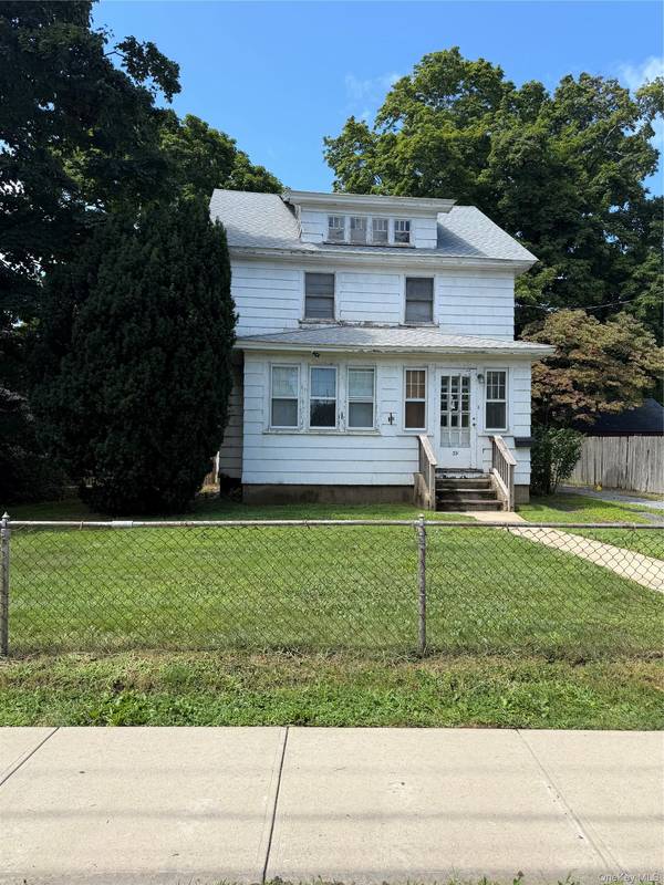 39 Broadway, Greenlawn, NY 11740