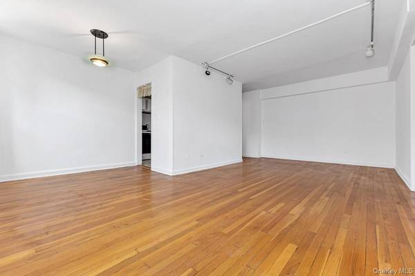 105-25 67th Road #4A, Forest Hills, NY 11375