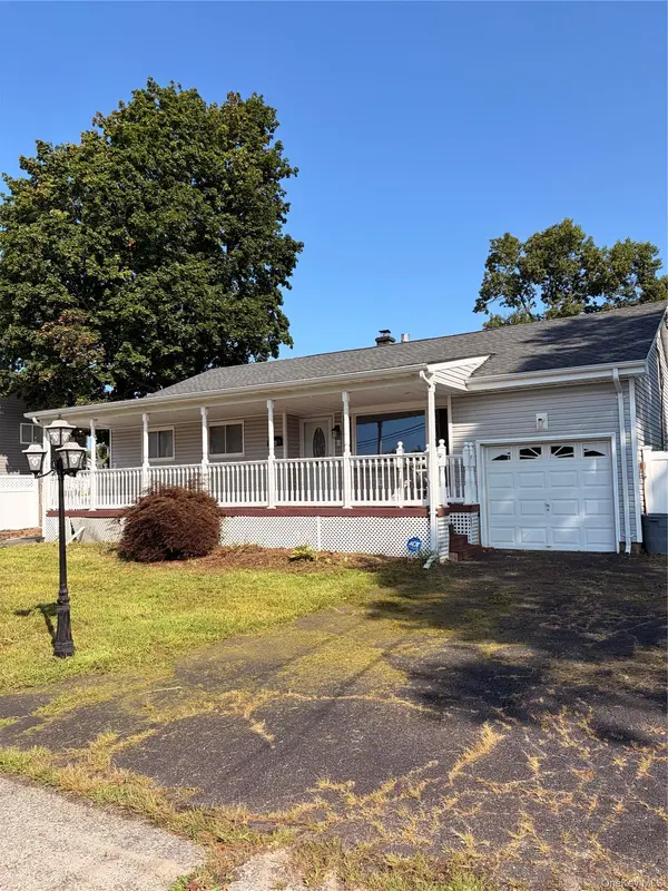 423 Elmwood ST, Islip Terrace, NY 11752